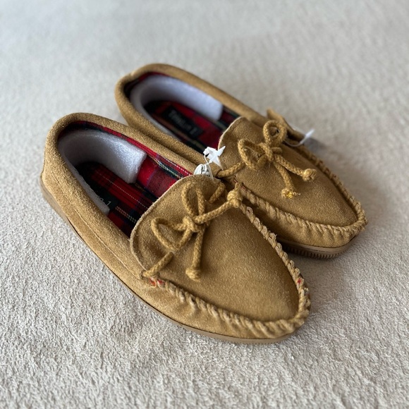 NWT Genuine Suede Moccasin Slippers 7 - Picture 2 of 14